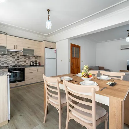 2 Bedroom Close To Center Apartment Fethiye