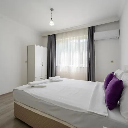 2 Bedroom Close To Center *