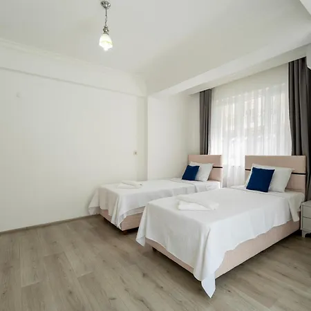 2 Bedroom Close To Center *