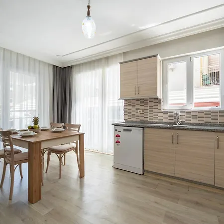 2 Bedroom Close To Center * Φετιγιέ