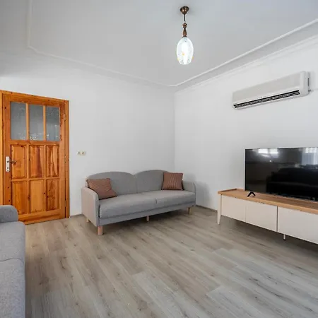 2 Bedroom Close To Center Apartman *
