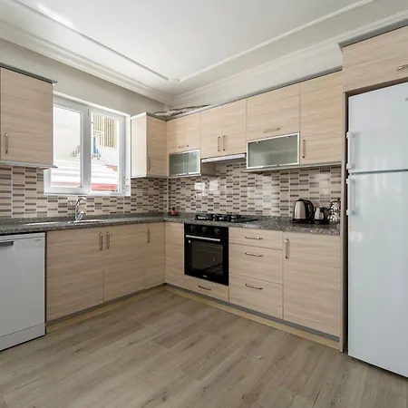 2 Bedroom Close To Center * 费特希耶