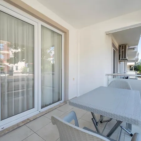 公寓 2 Bedroom Close To Center 费特希耶